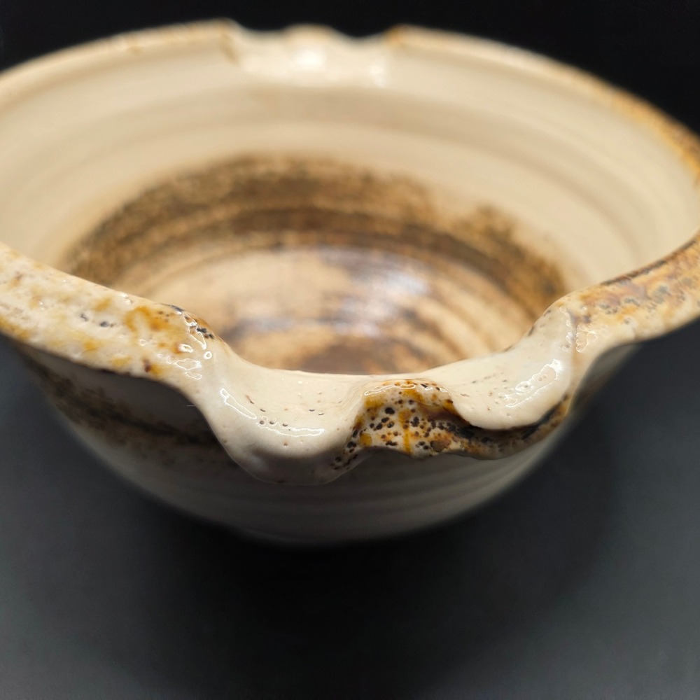Vintage Studio Pottery‎ Signed Mixing Bowl Spout Cream Brown Ceramic 1974 8.5in - Picture 4 of 11